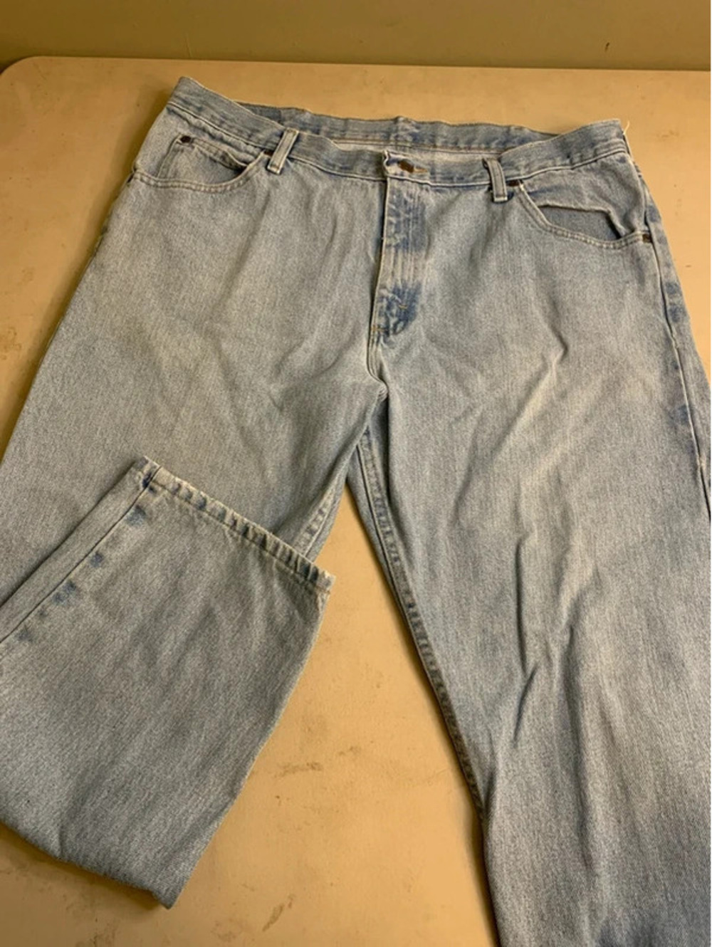 Wrangler relaxed fit jeans Sz 38